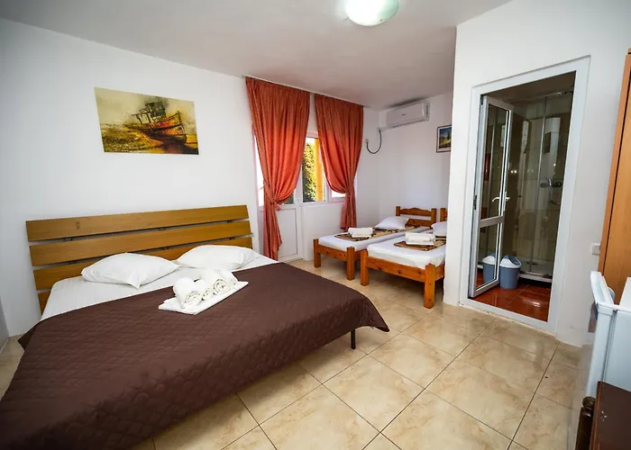 Anda كوستِنيست