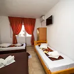 Anda *