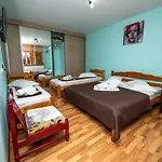 Gazde/Camere de închiriat Anda