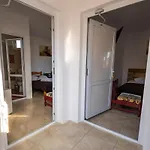 Anda Gazde/Camere de închiriat *